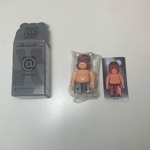 Bearbrick S46 Artist